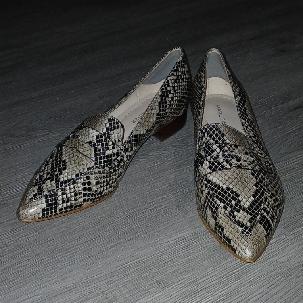 Marc Fisher Black and Gray Snakeskin Loafers Sz 7.5  EUC